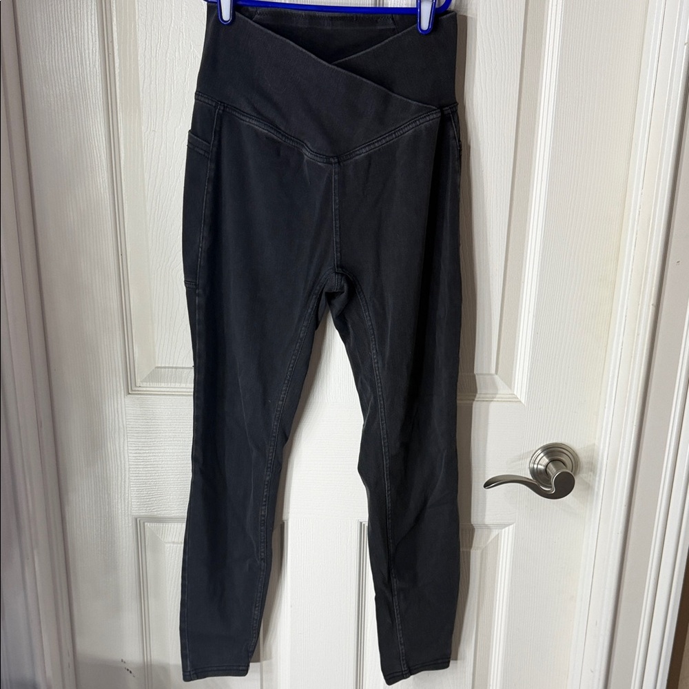 HALARA Black Active Leggings with Branded Waist Tag